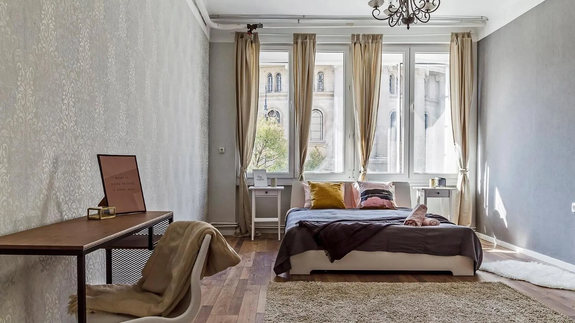 Cozy 4 Bedroom Apartment Overlooking The Basilica Budapest