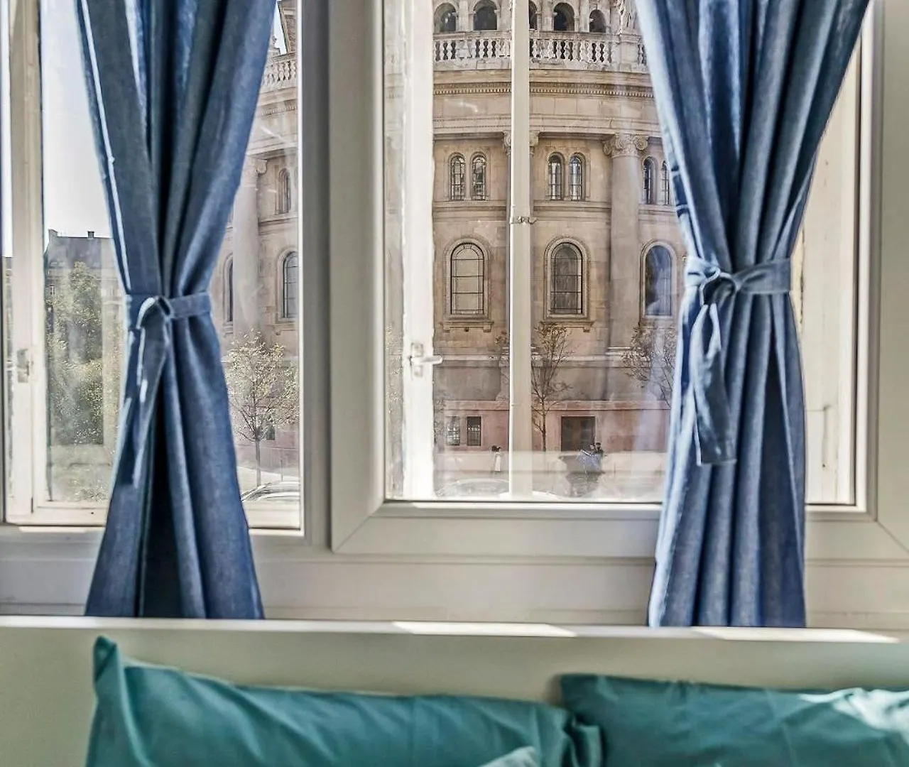 Cozy 4 Bedroom Apartment Overlooking The Basilica Budapest 0*,  Hungary