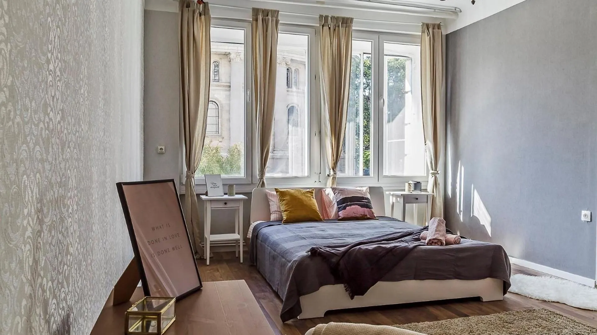 Cozy 4 Bedroom Apartment Overlooking The Basilica Budapest