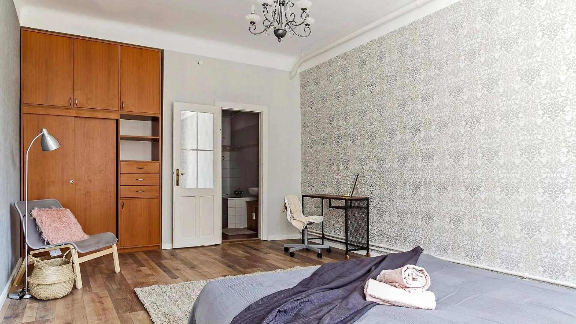 Cozy 4 Bedroom Apartment Overlooking The Basilica Budapest